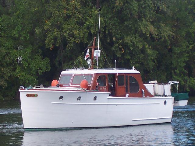 33 Feet 1939 Chris Craft Double Cabin Enclosed Cruiser - 26873 