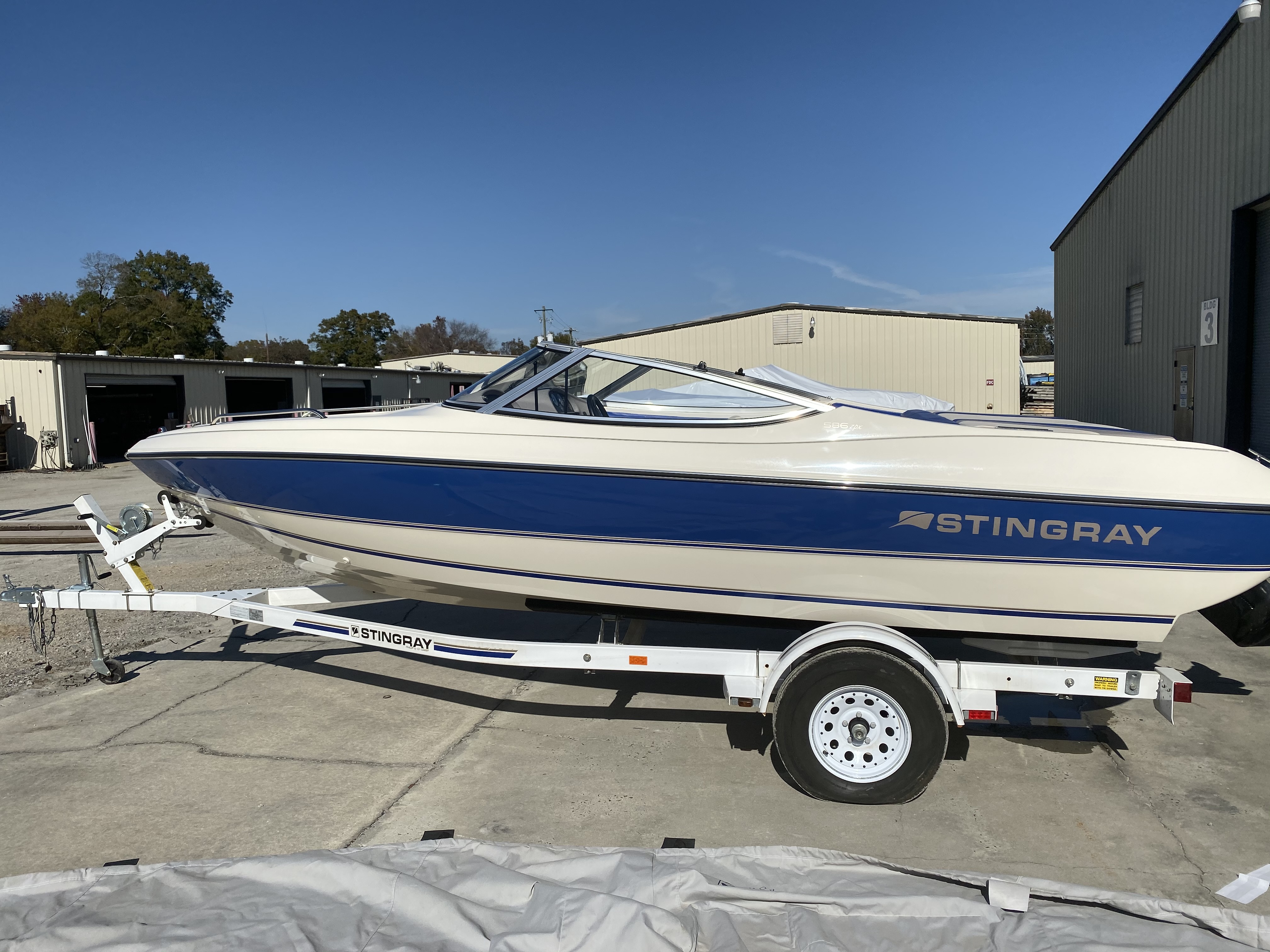 19 Feet 1994 Stingray 586 ZP Open Bow Runabout, Brand New Boat - 40094